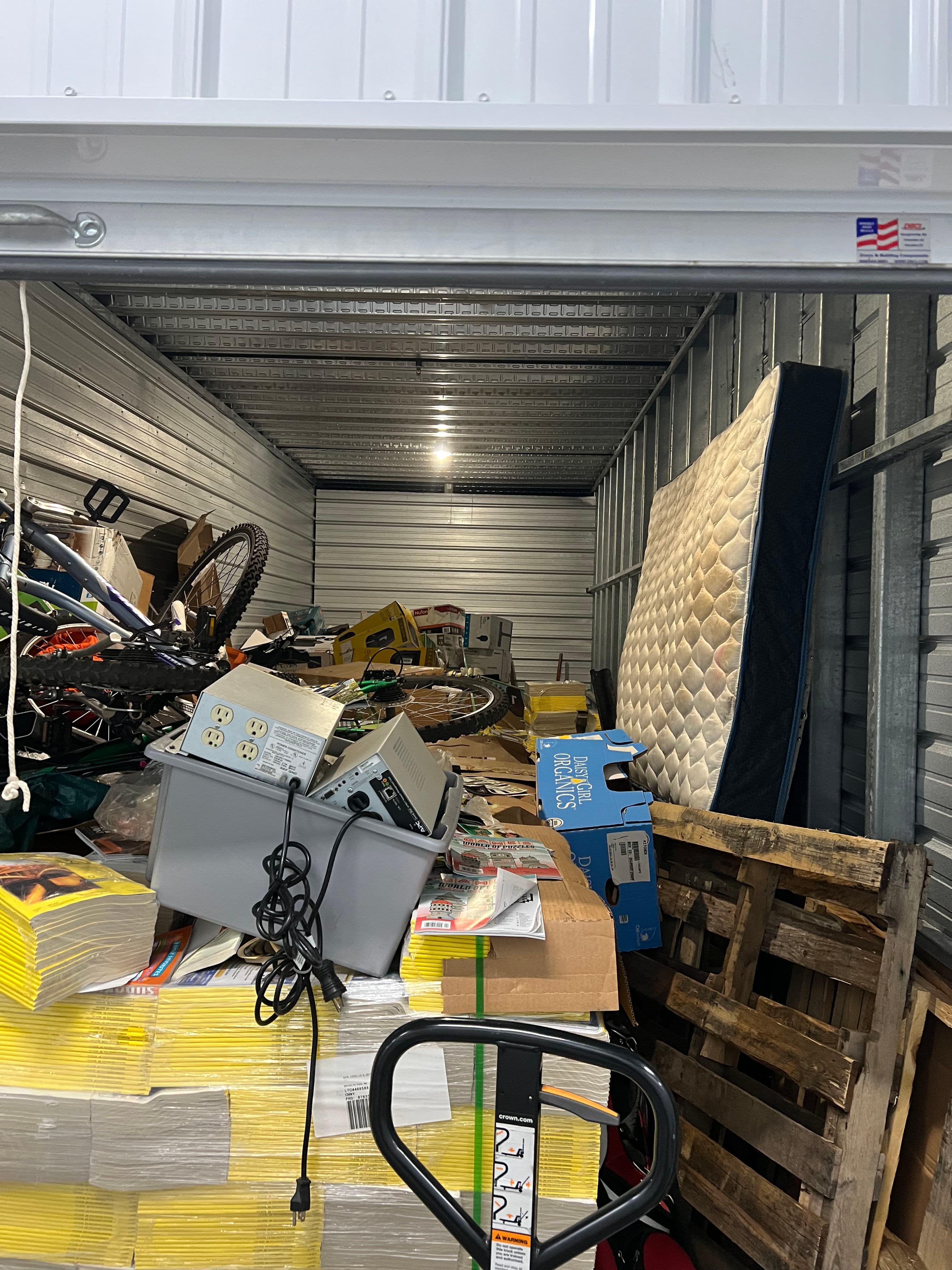 Project Simplify Your Space with Our Storage Unit Cleanouts image